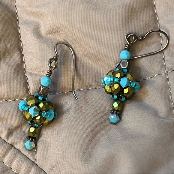 Bead and Swarovski crystal handmade earrings - Picture 2 of 3